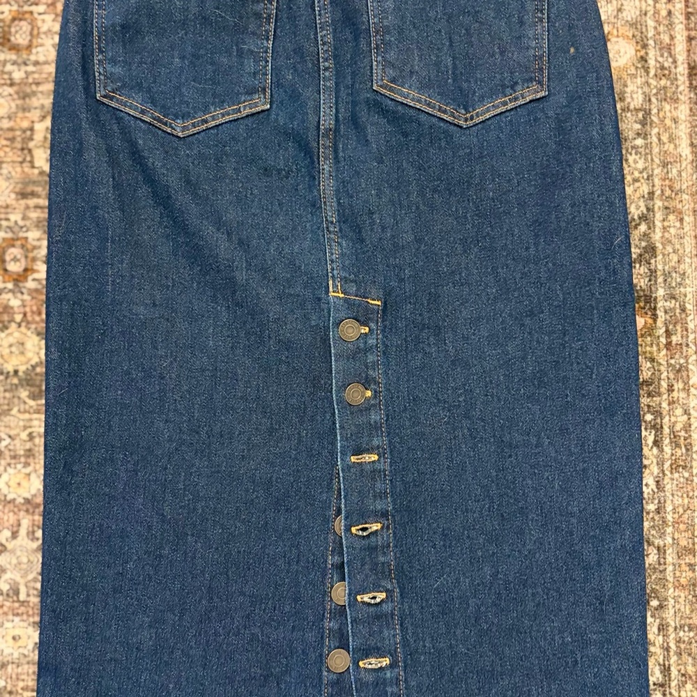 GAP Classic Blue Denim - Picture 2 of 3